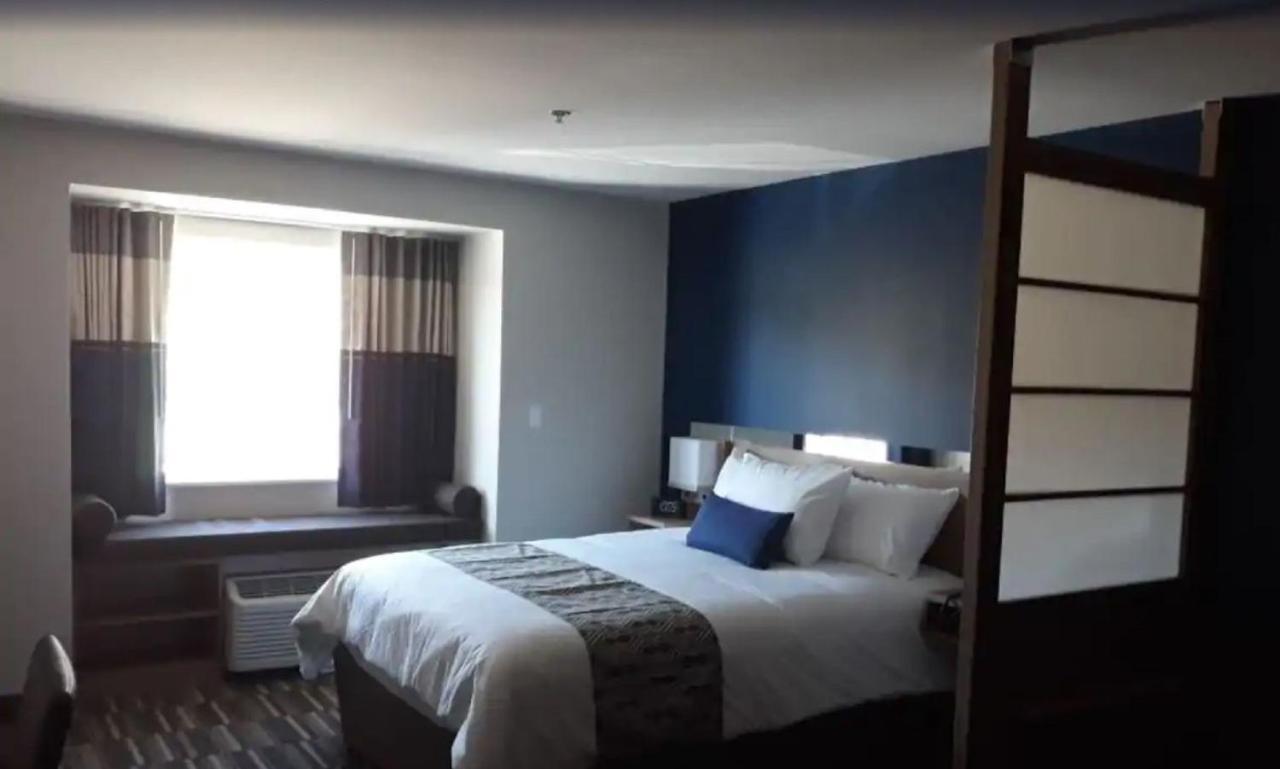 Microtel Inn & Suites By Wyndham Woodland Park Exterior foto